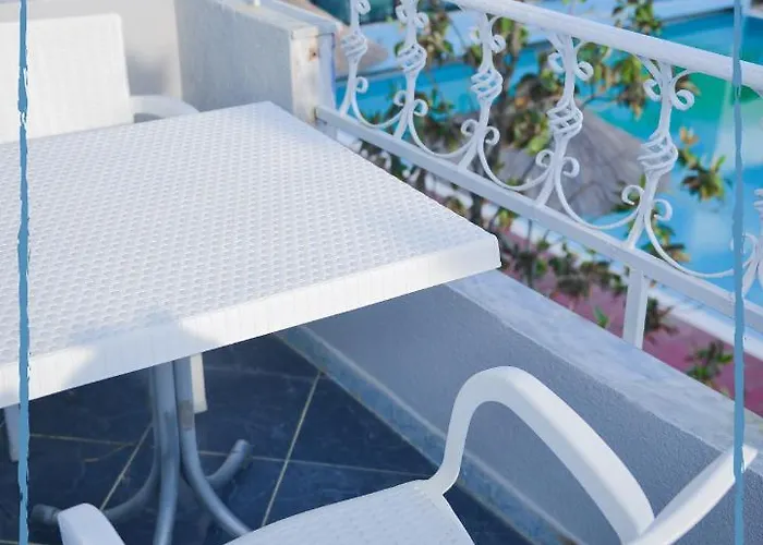 Blue Balcony 3* Golem (Tirana)