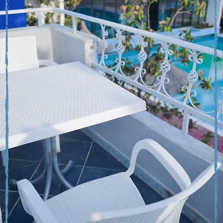 Blue Balcony 3* Golem (Tirana)